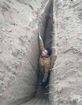  Trencher For Natural Gas Pipeline	