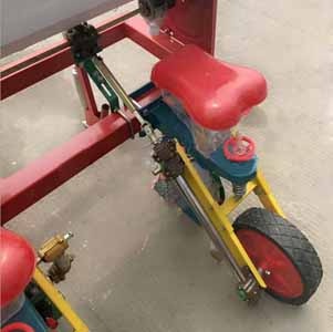  4 Rows Corn Seeder	